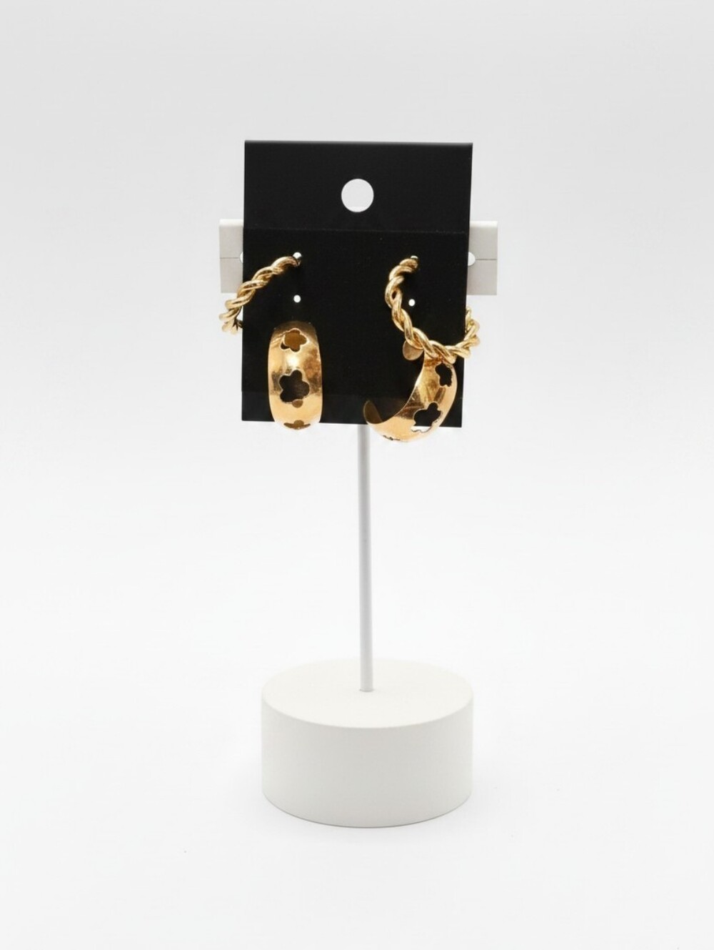 2 Pairs Gold Hoop Earrings